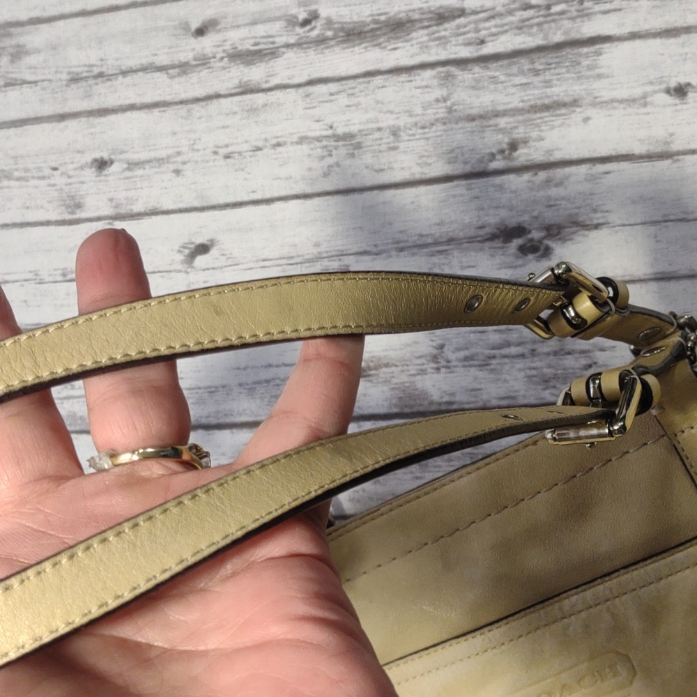 Coach Beige Leather Handbag - Picture 11 of 16
